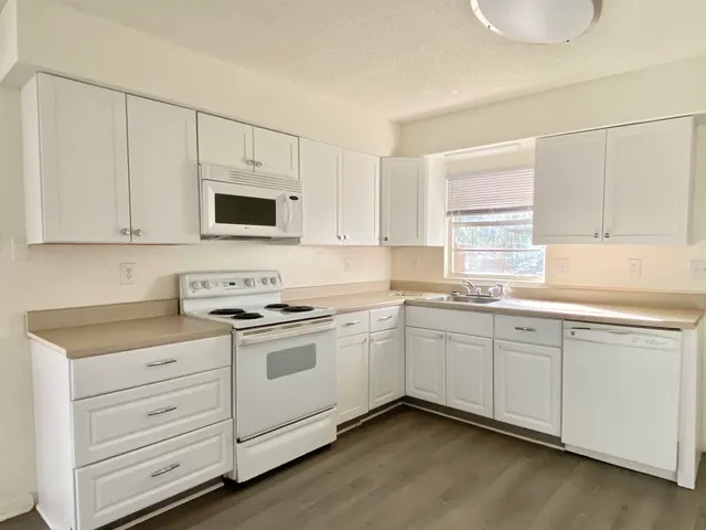 $1,500 | 3715 Bluff Lane, Unit B, St. Augustine, FL 32086