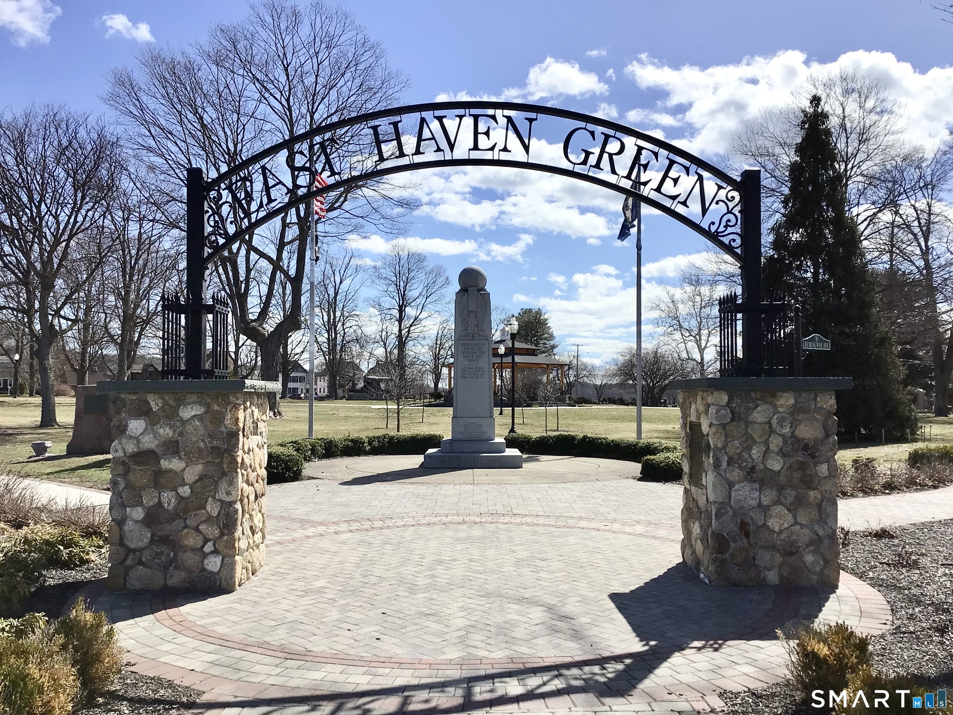 330 Short Beach Road, Unit G12 East Haven, CT 06512 - Photo 21 of 22 a park view with a sitting space