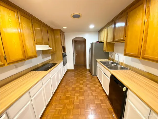 $1,900 | 4112 Blackhawk Street, Edinburg, TX 78539