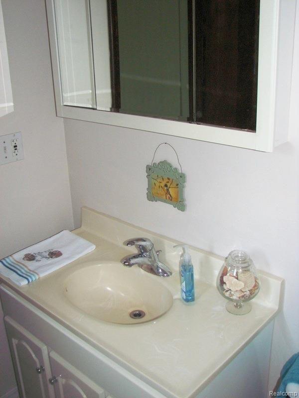 3636 Section Road Lambertville, MI 48144 - Photo 32 of 44 32_lav.jpg