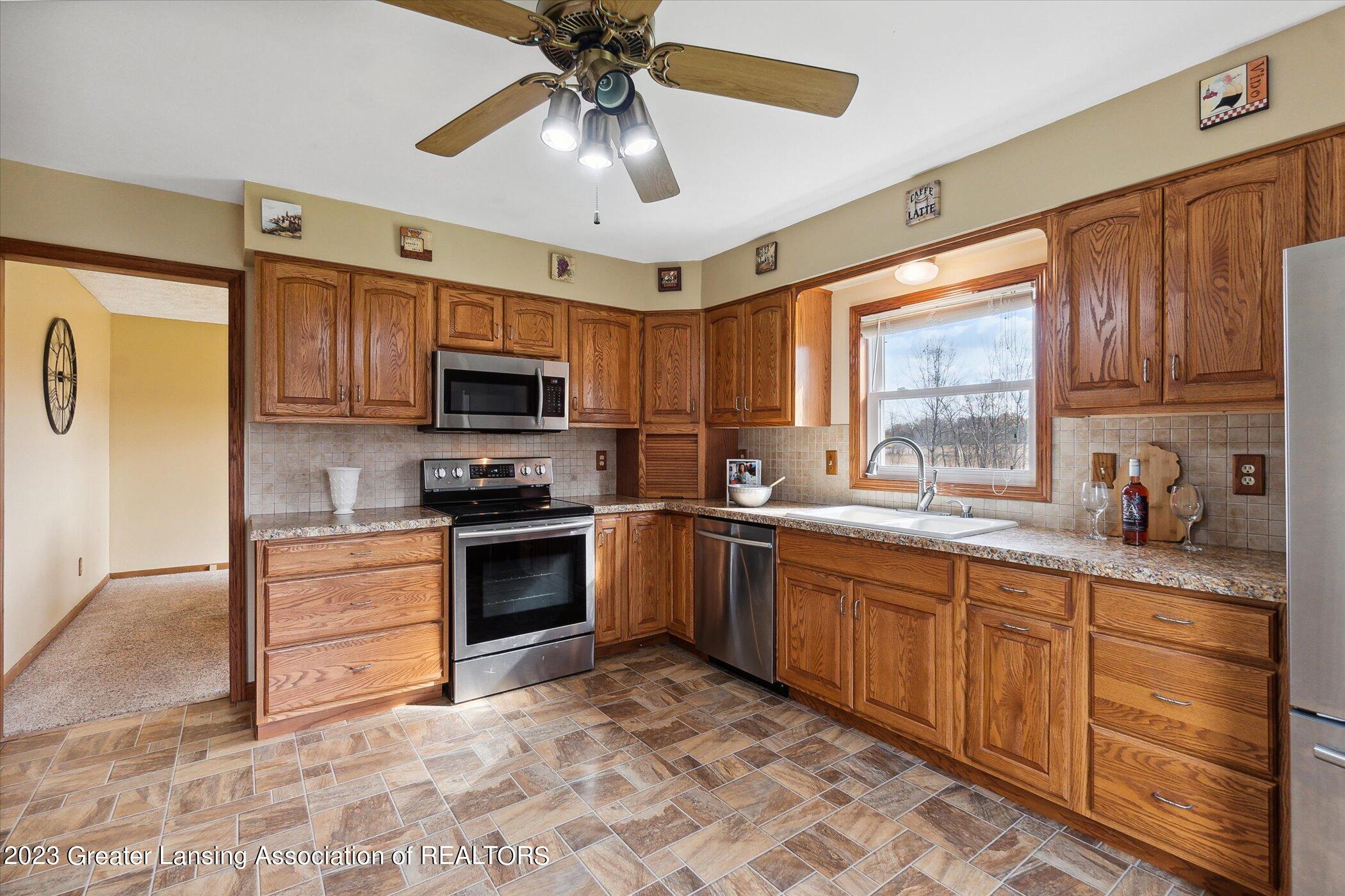 7461 West Chadwick Road Dewitt, MI 48820 - Photo 24 of 80 Kitchen