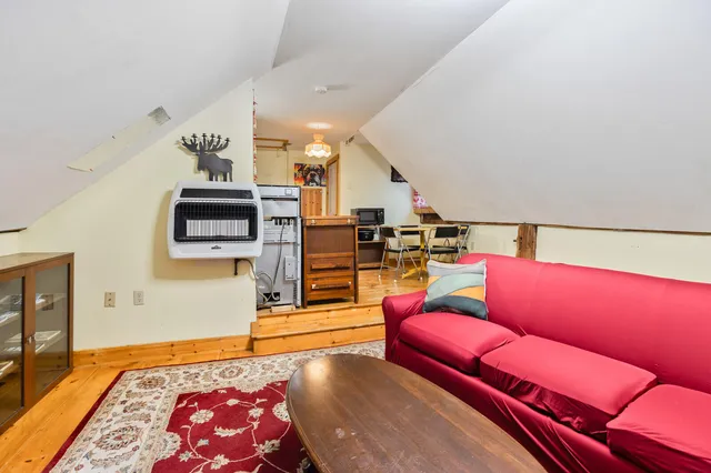 $359,900 | 60 Highway 41, Winthrop, ME 04364