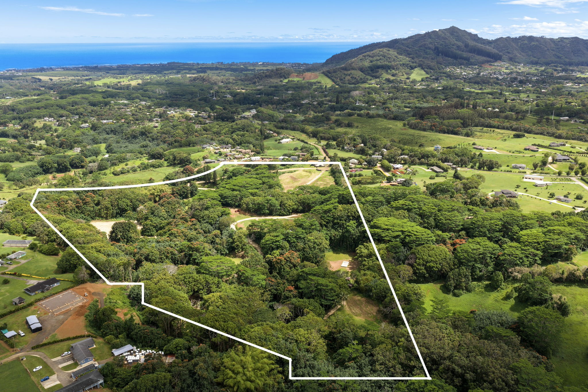 83 B Hauiki Road Kapaa, HI 96746 - Photo 2 of 30 a view of a city