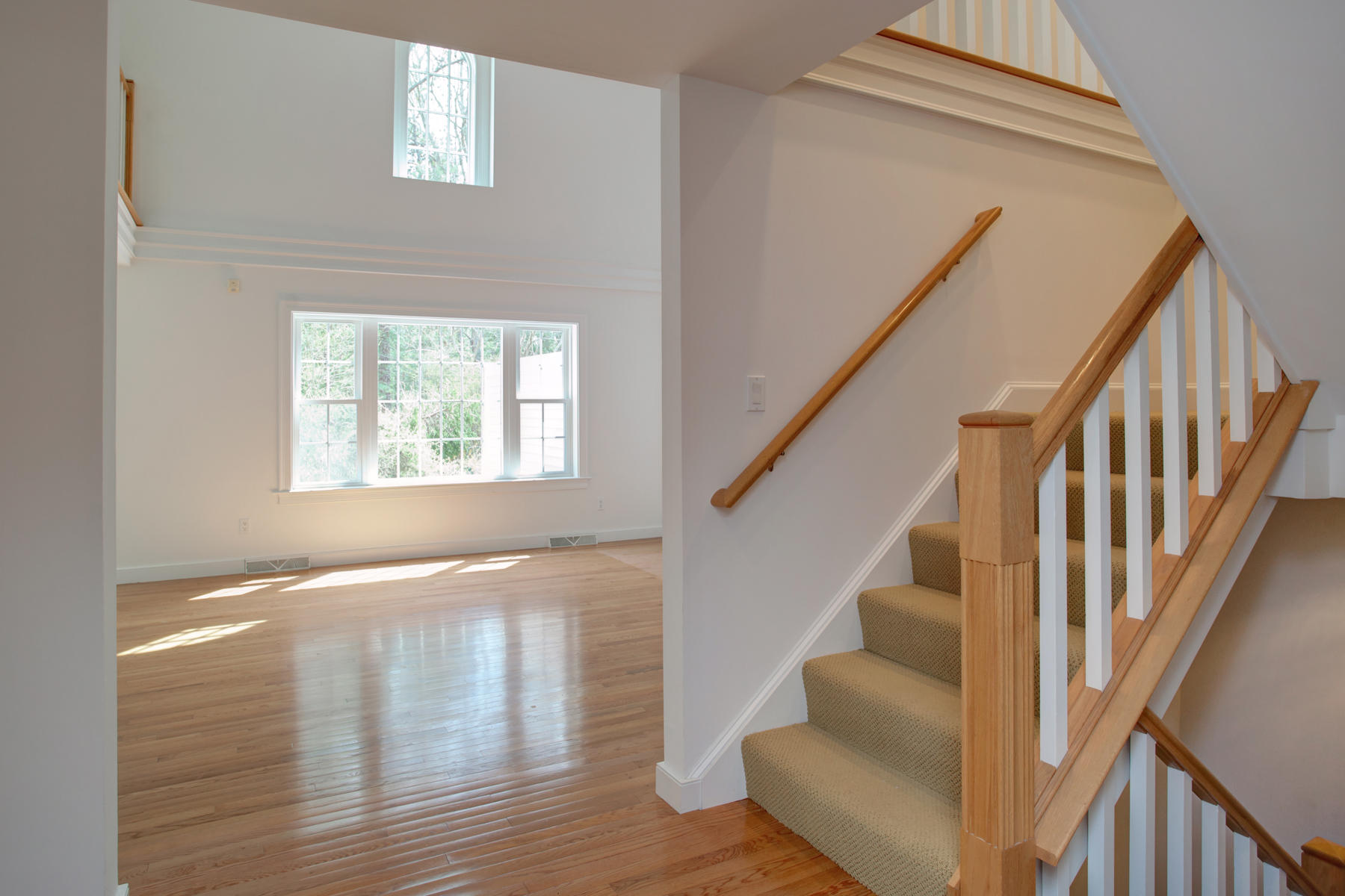 15 Hampton Court, Unit 15 Mashpee, MA 02649 - Photo 7 of 33 a view of an entryway with wooden floor