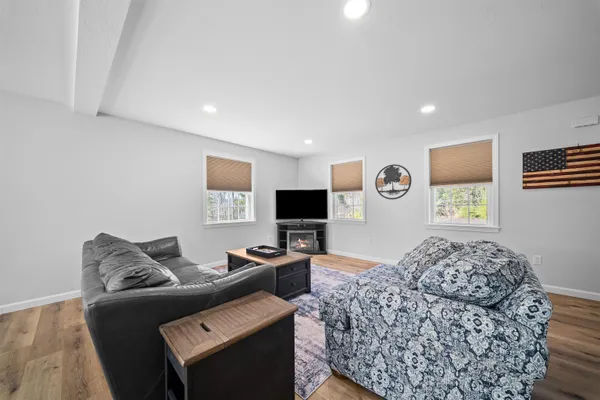 $700,000 | 50 Ridge Road, Alton, NH 03809