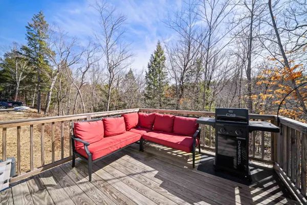 $700,000 | 50 Ridge Road, Alton, NH 03809