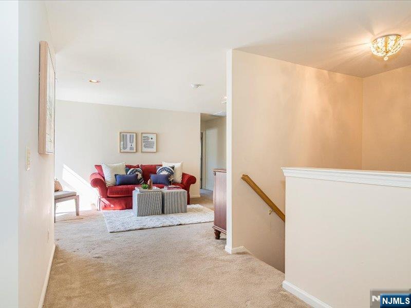 17 Pacio Court, Unit 2017 Roseland, NJ 07068 - Photo 21 of 38