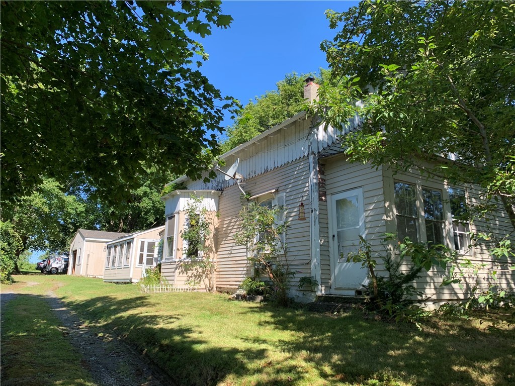 188 East Main Road Portsmouth, RI 02871 - Photo 1 of 19 Gallery Image 1