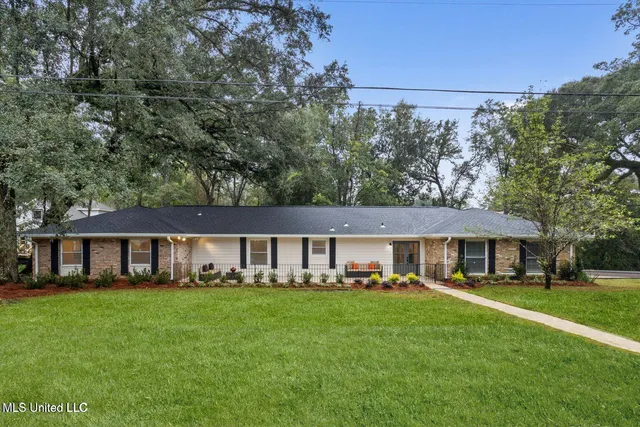 $2,300 | 13901 Plano Road, Ocean Springs, MS 39564