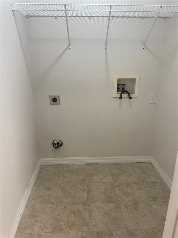 646 Norfolk Street Dunedin, FL 34698 - Photo 7 of 32