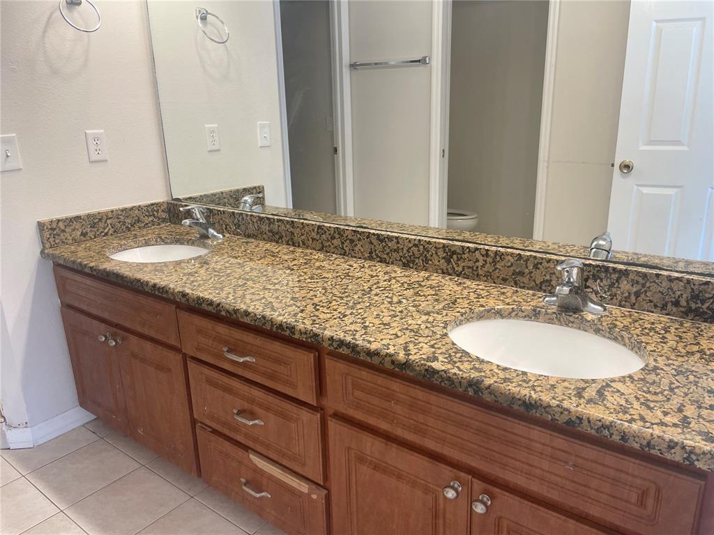 646 Norfolk Street Dunedin, FL 34698 - Photo 9 of 32