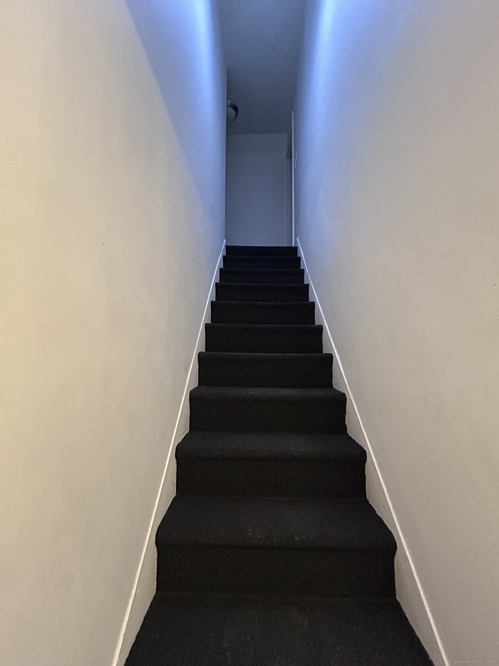 20 Hedge Avenue Norwich, CT 06360 - Photo 8 of 14 a view of entryway