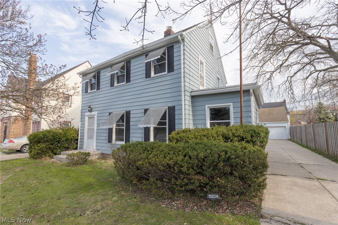 9204 Snow Road Cleveland, OH 44130 - Photo 3 of 33