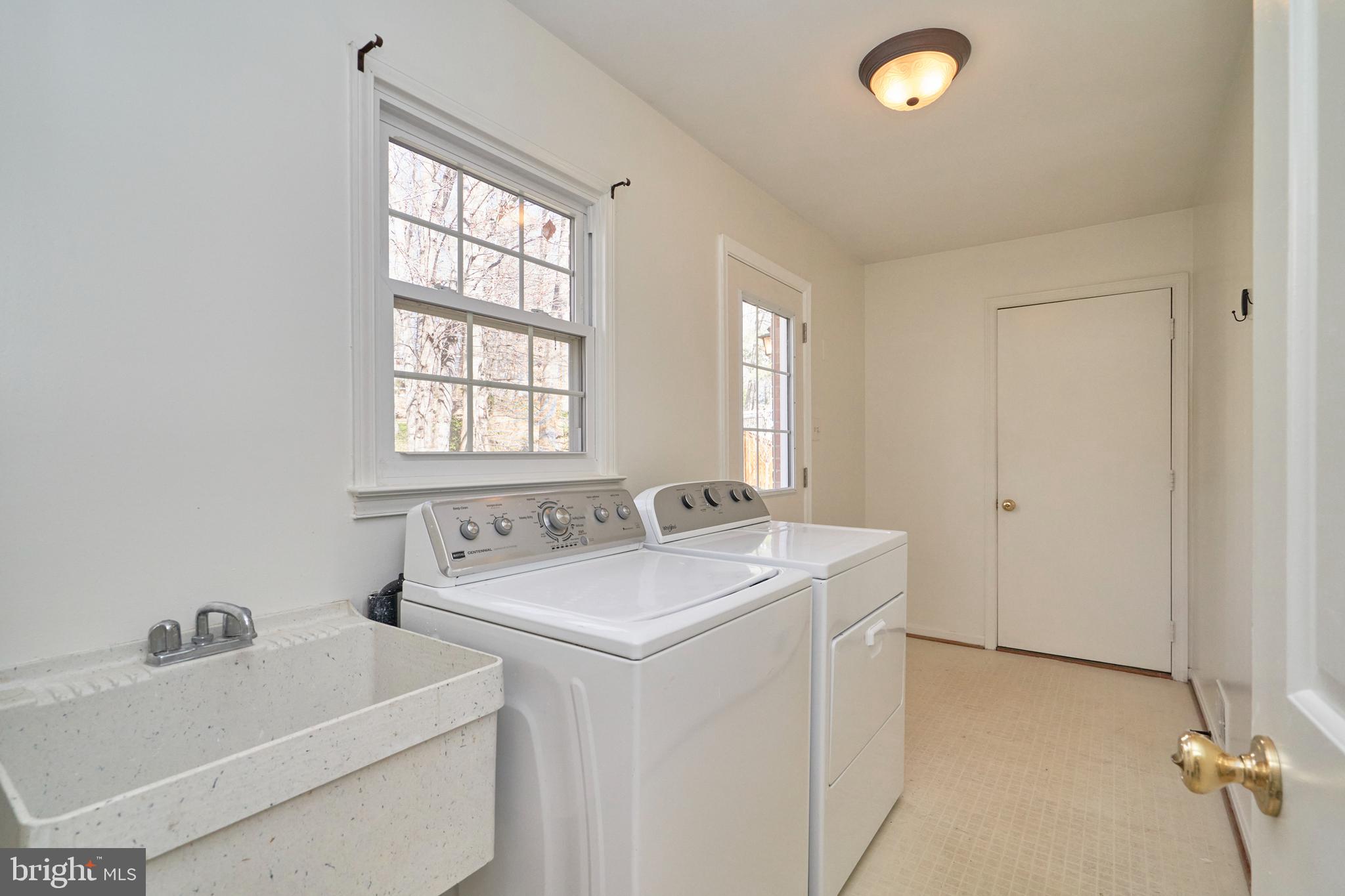 5806 Bent Twig Road McLean, VA 22101 - Photo 17 of 37 Laundry Room