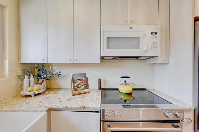 $749,000 | 1982 Fairlee Drive, Encinitas, CA 92024