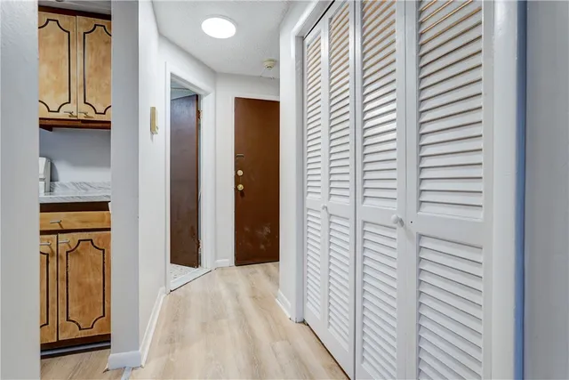 $975 | 400 Main Street, Unit C10, East Rochester, NY 14445