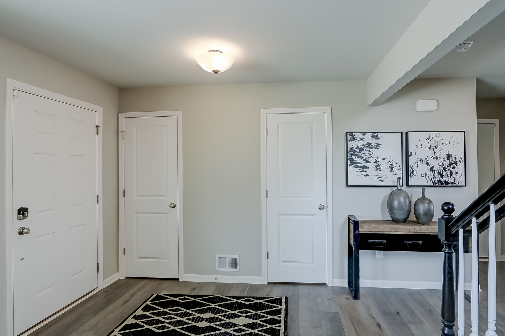 492 Endicott Road South Elgin, IL 60177 - Photo 2 of 30 a view of room with painting and a rug