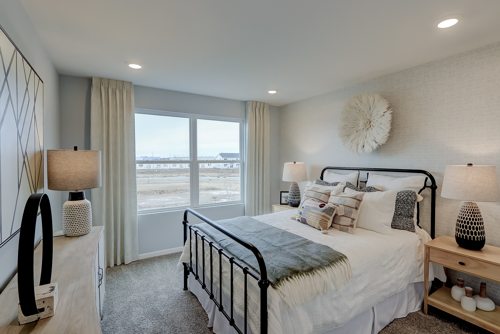 492 Endicott Road South Elgin, IL 60177 - Photo 24 of 30 a bedroom with a bed and a window
