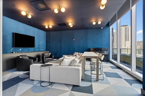 $1,599,000 | 403 North Wabash Avenue, Unit 10C, Chicago, IL 60611