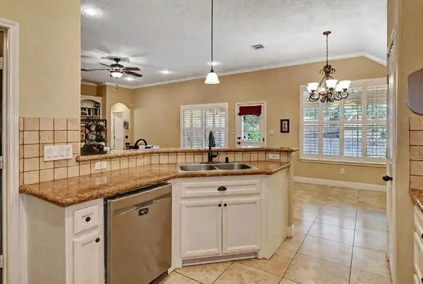 $2,100 | 11807 Briarwood Lane, Montgomery, TX 77356