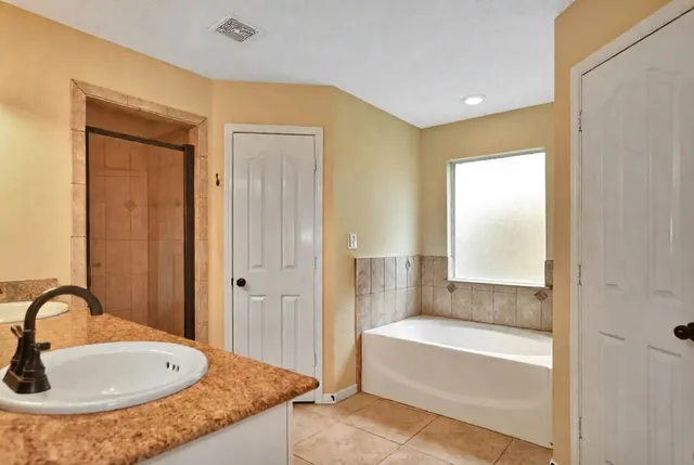 $2,250 | 11807 Briarwood Lane, Montgomery, TX 77356