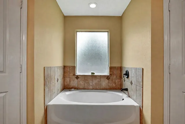 $2,250 | 11807 Briarwood Lane, Montgomery, TX 77356