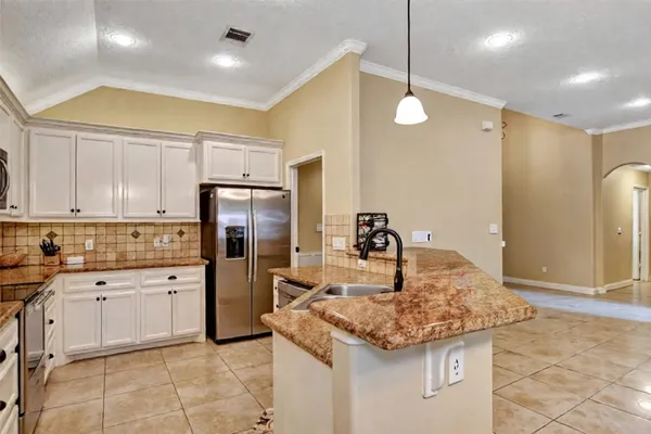 $2,100 | 11807 Briarwood Lane, Montgomery, TX 77356