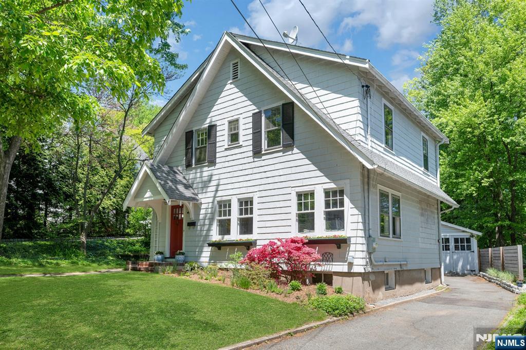 129 Mt Hebron Road Montclair, NJ 07043 - Photo 2 of 33
