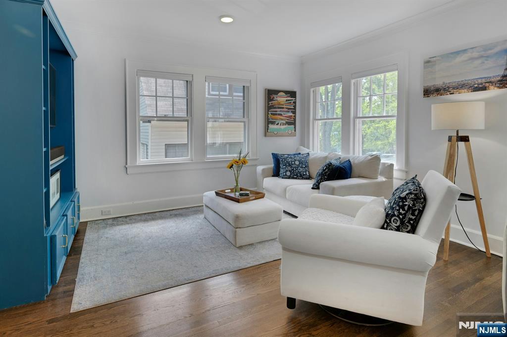 129 Mt Hebron Road Montclair, NJ 07043 - Photo 9 of 33