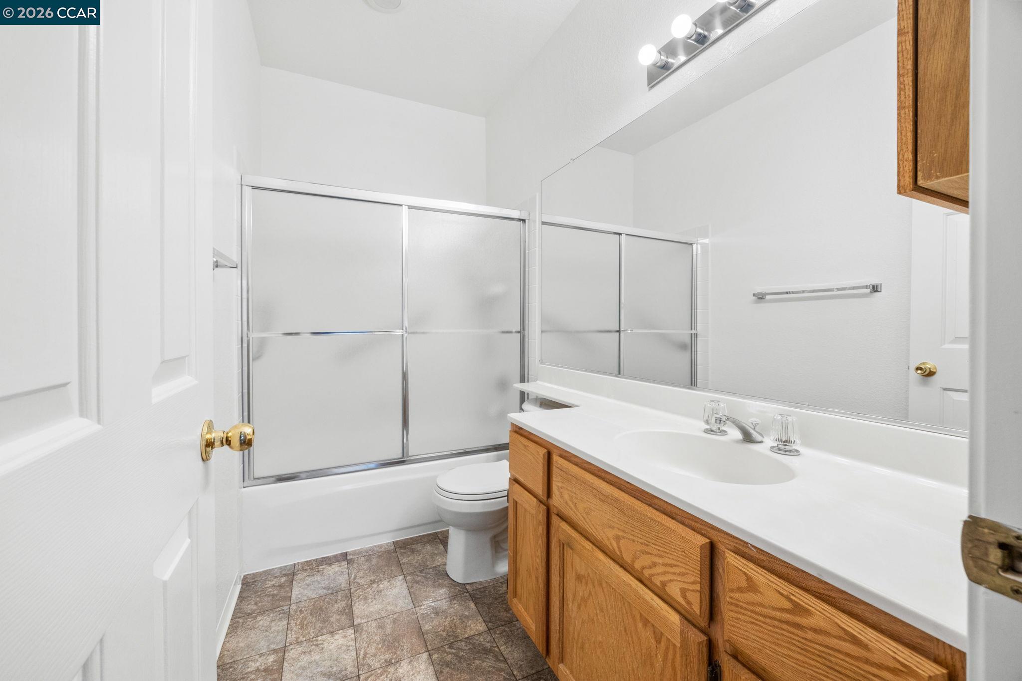 1402 Legend Circle Vallejo, CA 94591 - Photo 21 of 40