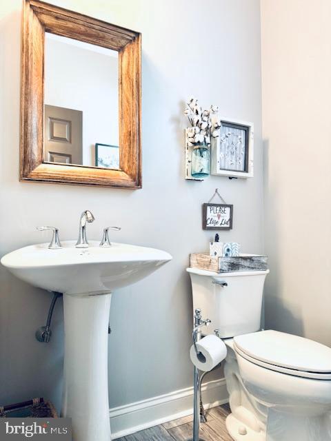 35 Stone Barn Road Mechanicsburg, PA 17050 - Photo 23 of 55 Convenient First Floor Powder Room
