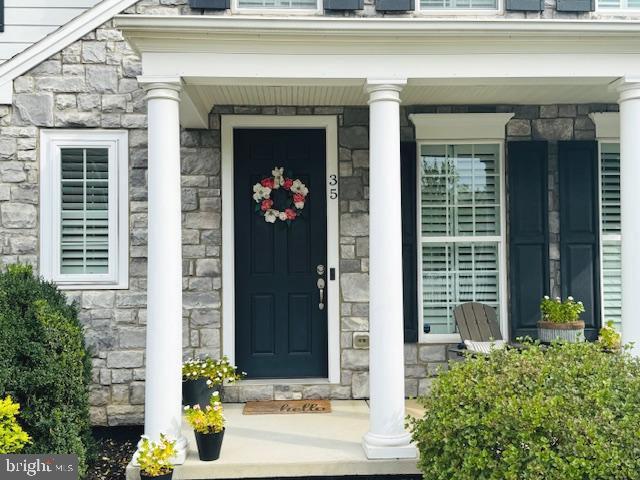 35 Stone Barn Road Mechanicsburg, PA 17050 - Photo 4 of 55 Enjoy Covered Front Porch