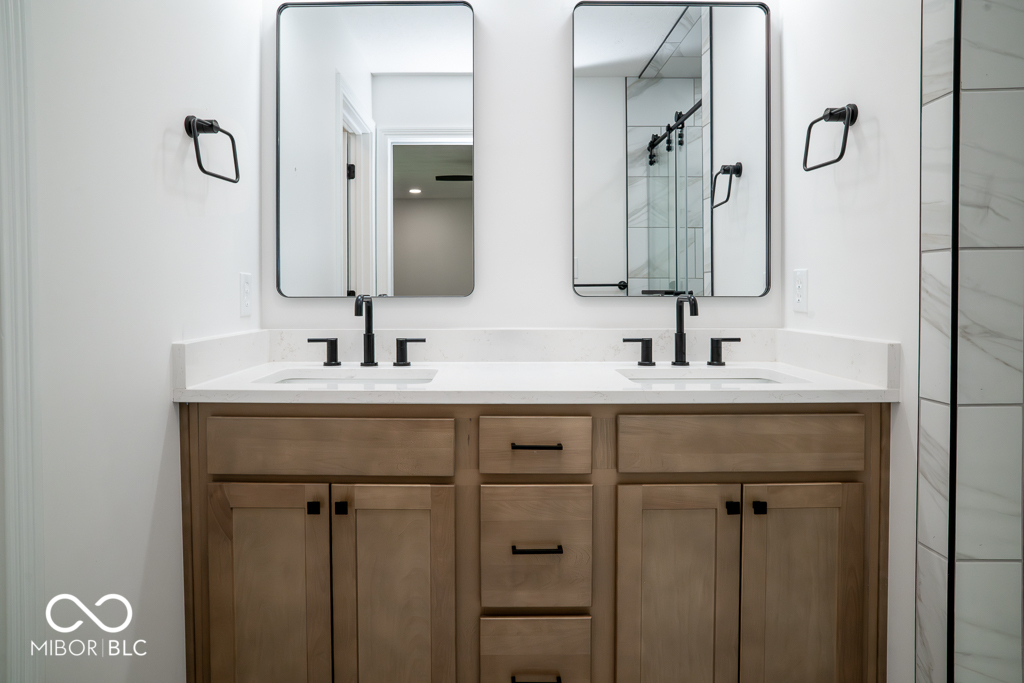 700 Ridge Road Greenwood, IN 46142 - Photo 13 of 32