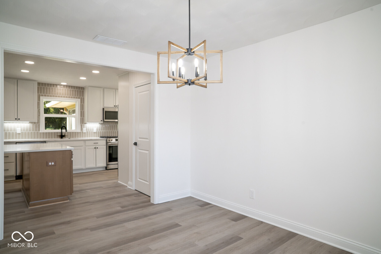 700 Ridge Road Greenwood, IN 46142 - Photo 18 of 32