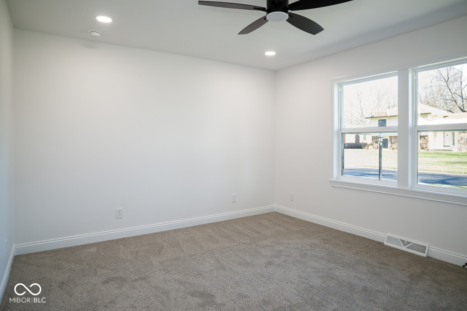 700 Ridge Road Greenwood, IN 46142 - Photo 5 of 32