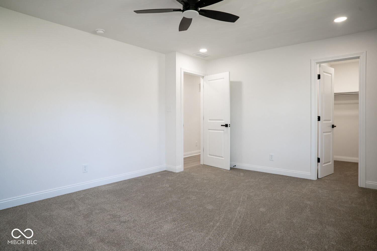 700 Ridge Road Greenwood, IN 46142 - Photo 8 of 32