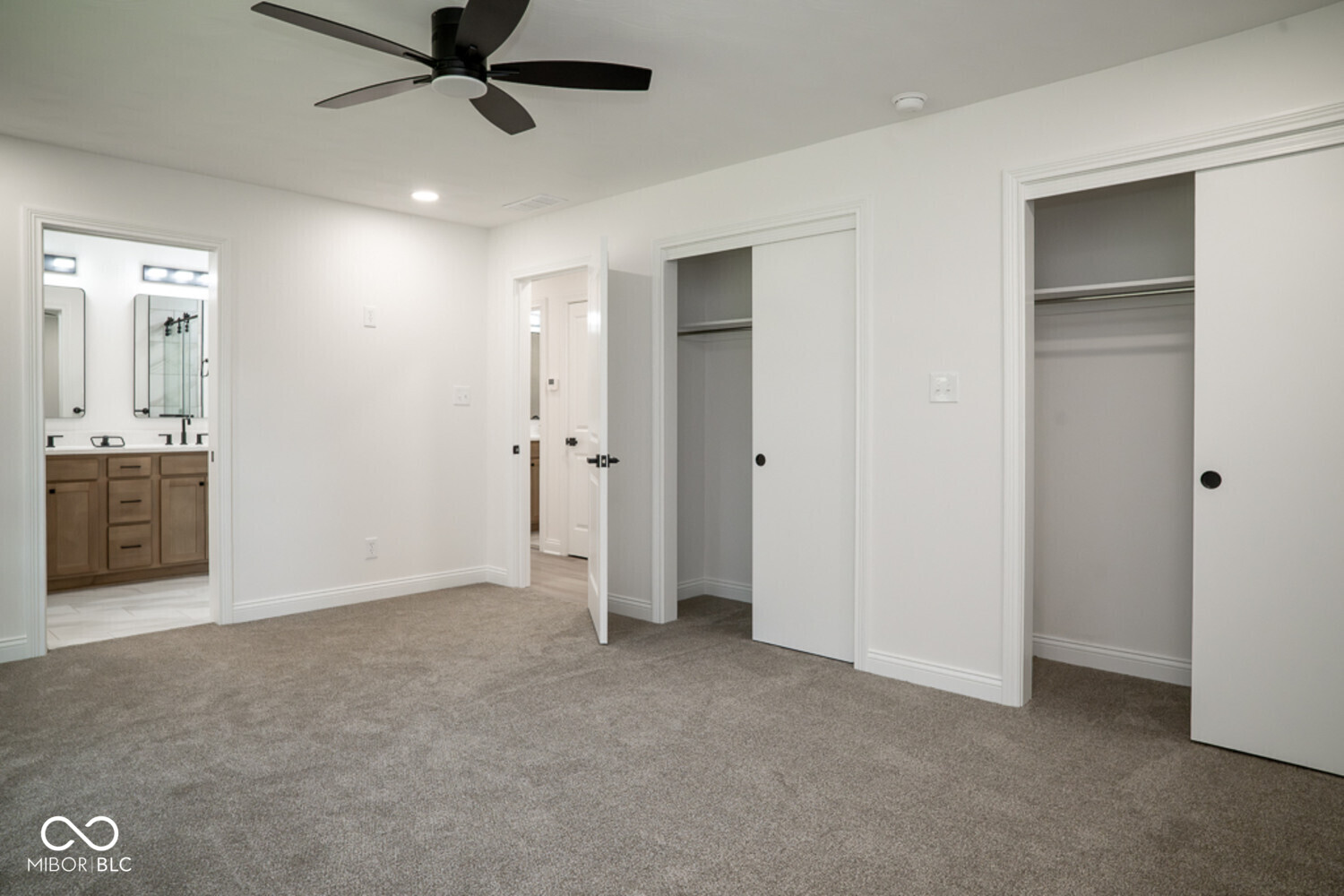 700 Ridge Road Greenwood, IN 46142 - Photo 10 of 32