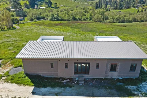 $4,500,000 | 3006 Bloomfield Road, Sebastopol, CA 95472