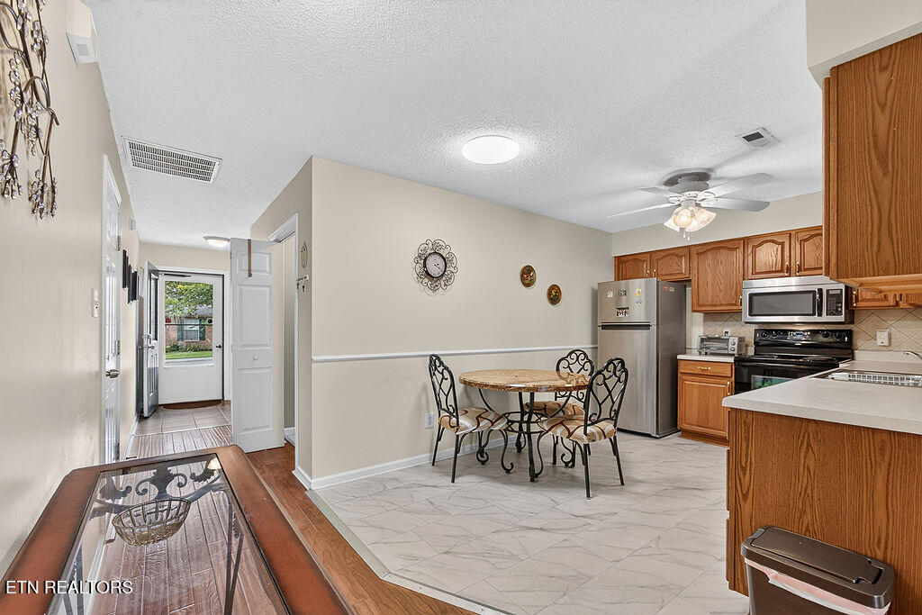8033 Stablegate Way Powell, TN 37849 - Photo 12 of 24 LB1A7532