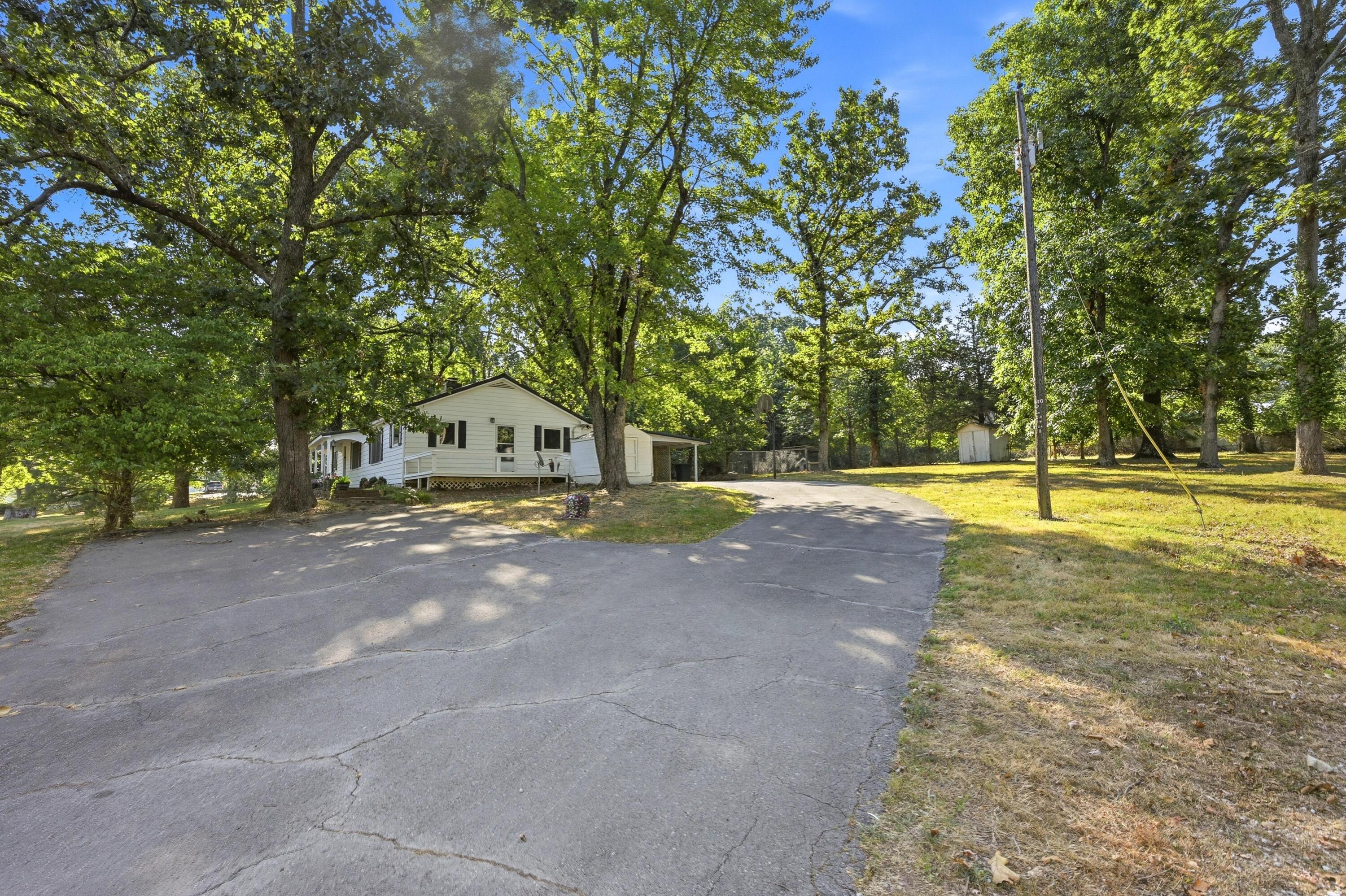 16997 State Rte HH Neosho, MO 64850 - Photo 37 of 52 038