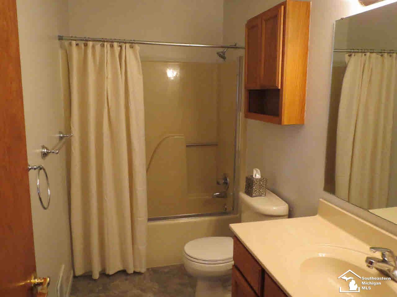 1538 South Custer Road Monroe, MI 48161 - Photo 12 of 15 21148726-11.JPG