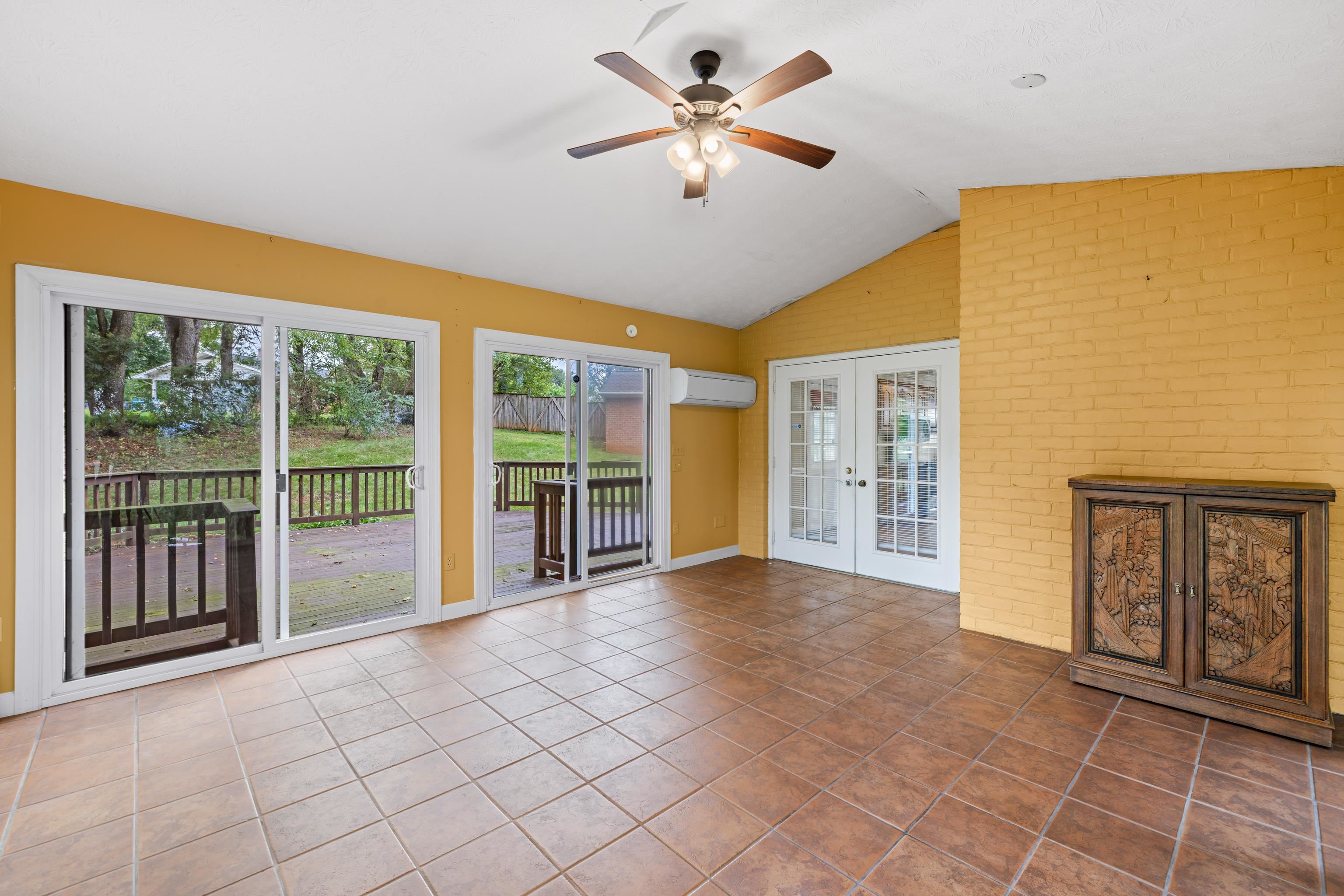 108 Rorrer Circle Harrisonburg, VA 22801 - Photo 15 of 53 Sun Room