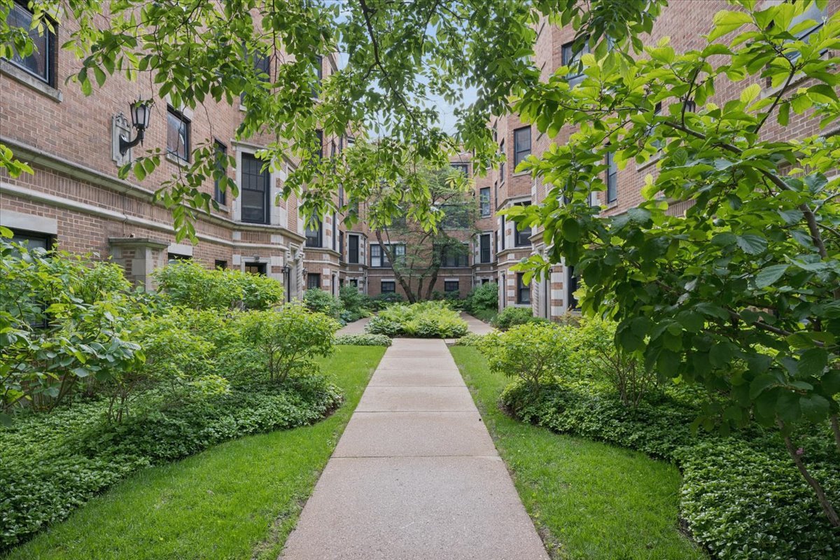 602 Sheridan Road, Unit 2W Evanston, IL 60202 - Photo 21 of 30