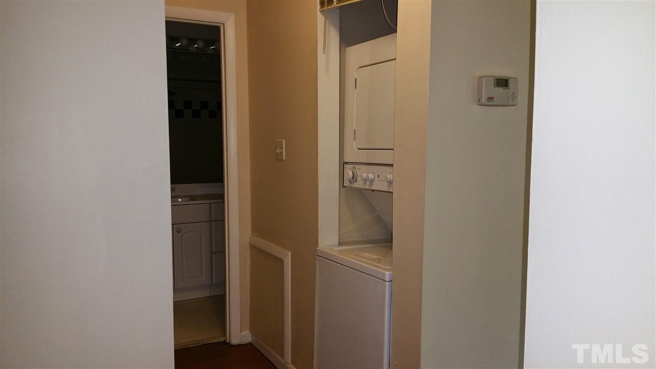 637 Pine Ridge Place, Unit 637 Raleigh, NC 27609 - Photo 9 of 14 a bathroom with a shower