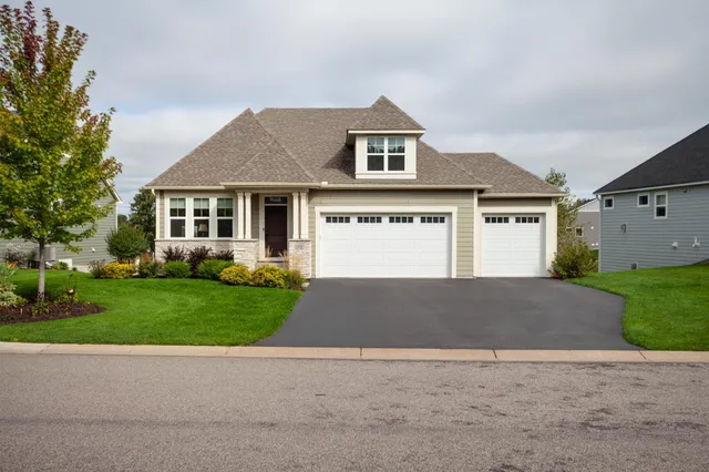 $834,900 | 1075 Mehegan Lane, St. Paul, MN 55127