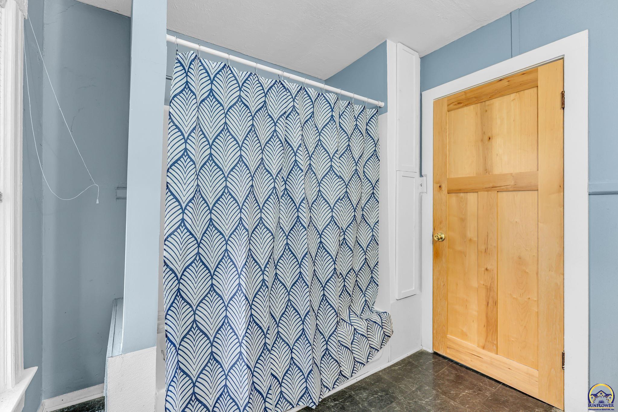 731 Southwest Lincoln Street Topeka, KS 66606 - Photo 25 of 28