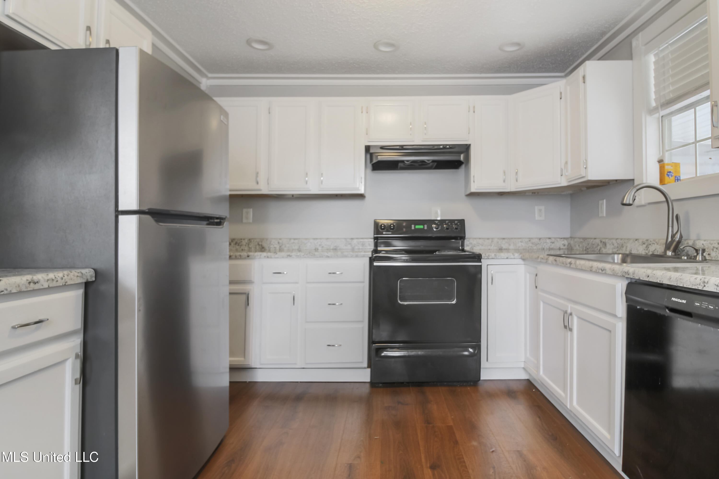 13266 Blue Meadows Road Pass Christian, MS 39571 - Photo 8 of 22 IMG_7975