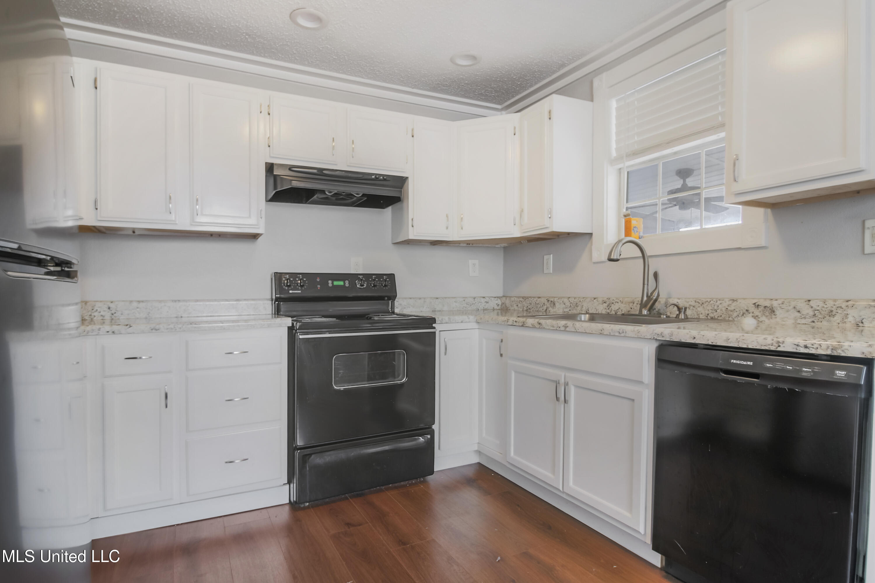 13266 Blue Meadows Road Pass Christian, MS 39571 - Photo 9 of 22 IMG_7976