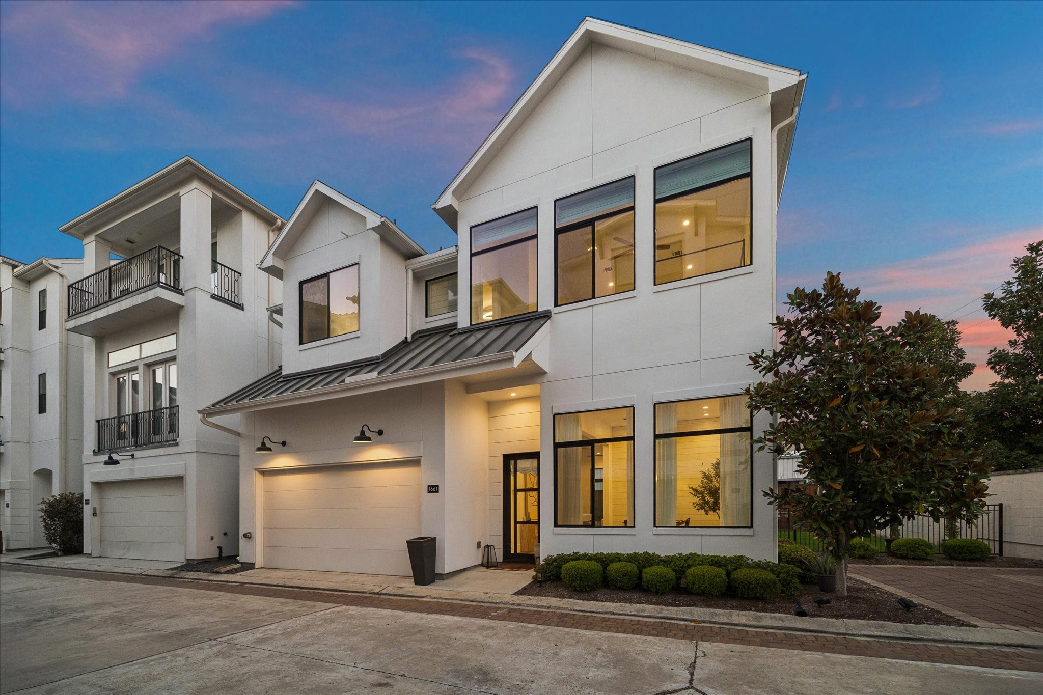 1661 Bingle Road Houston, TX 77055 - Photo 1 of 33 corner unit w. guest parking available near the home. there are no designated spots, all guests are free to use all available spots inside the gate.