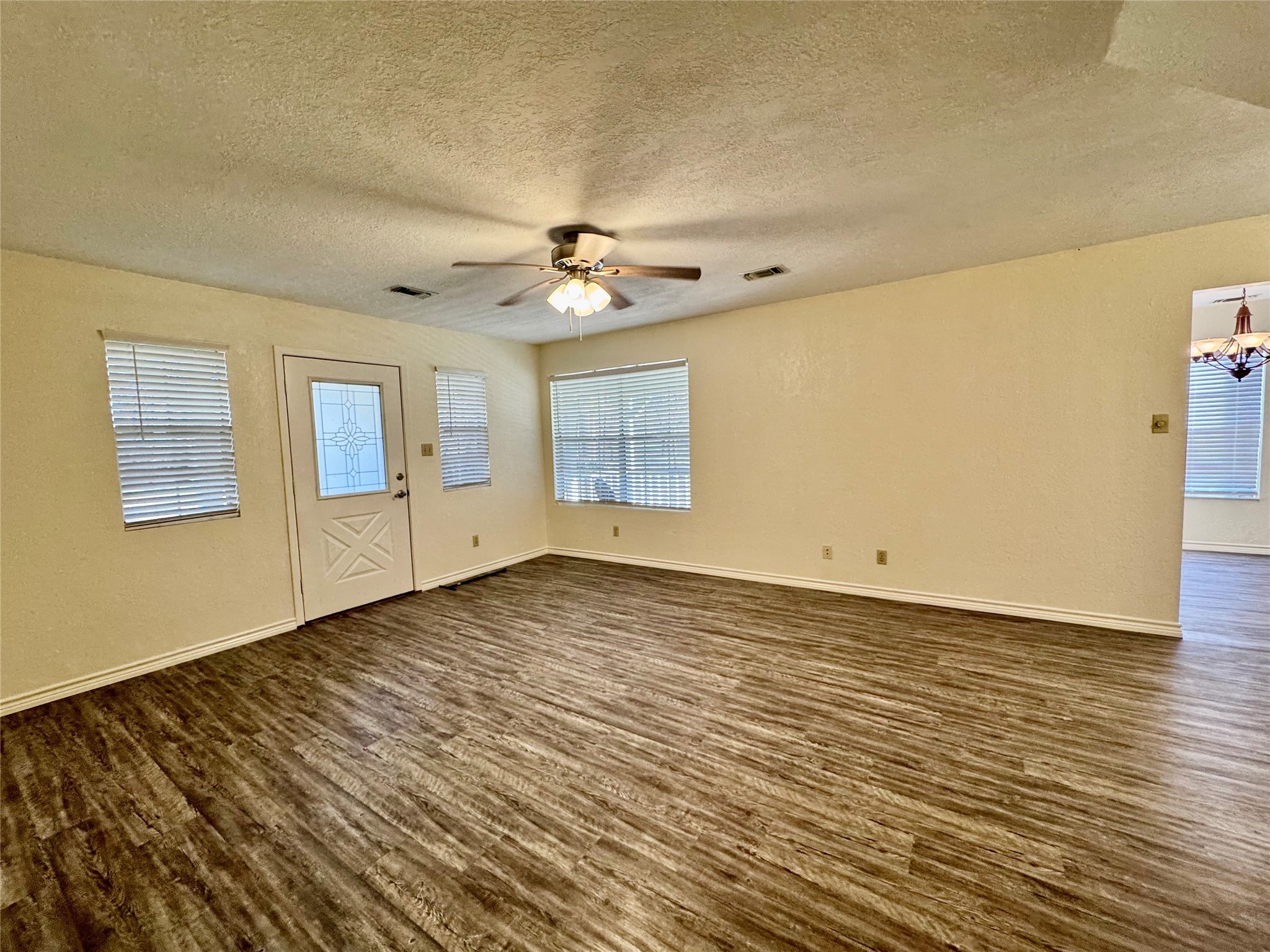 504 Timber Bay Drive Trinity, TX 75862 - Photo 9 of 48 Living Area